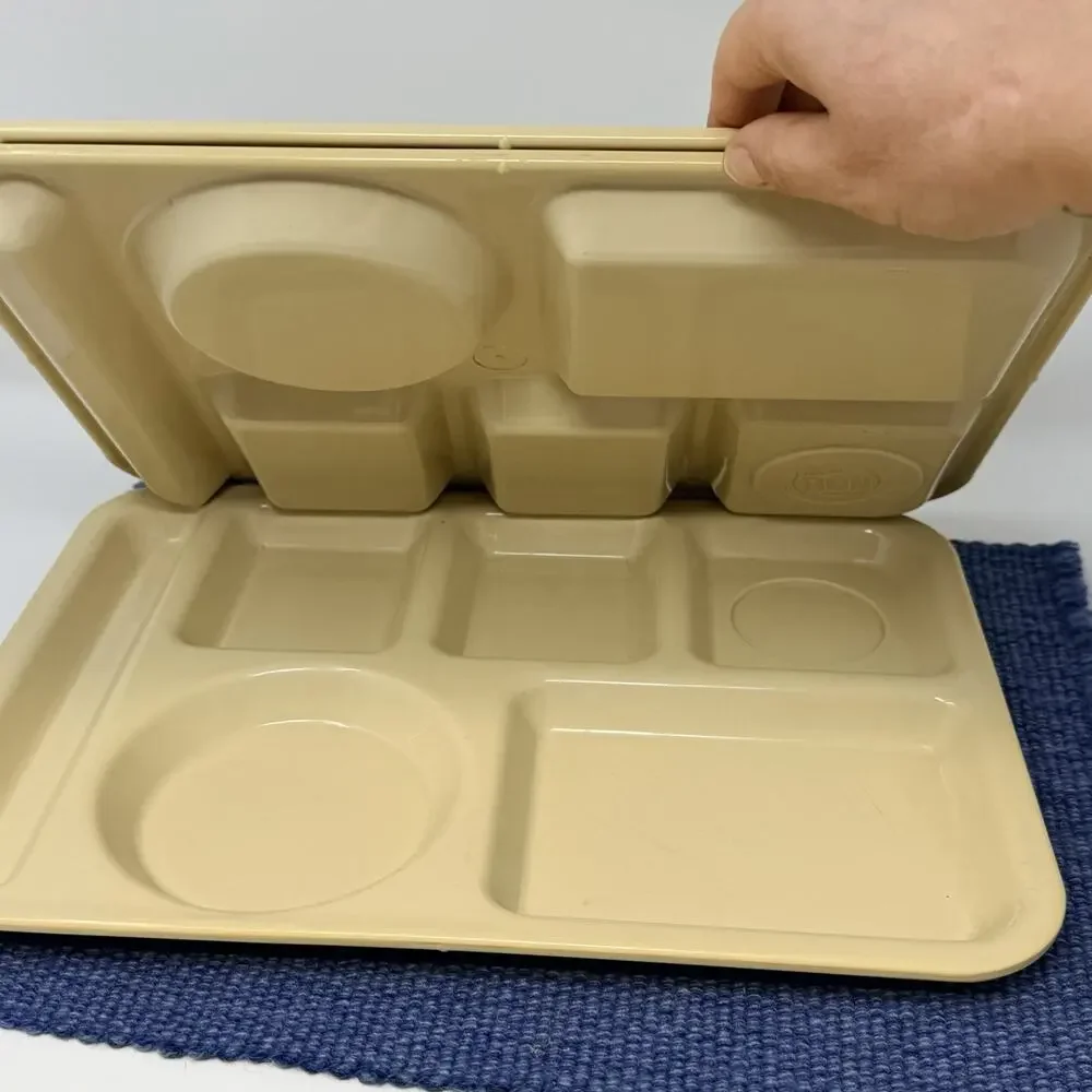 Vintage Plastic 6-Compartment Rectangle Cafeteria Tray Lunch Daycare Shelter